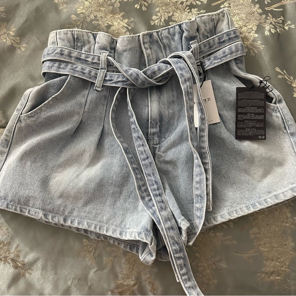 Denim shorts - Picture 2 of 5